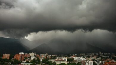 Inameh prevé lluvias generalizadas y descargas eléctricas por paso de dos ondas tropicales este domingo
