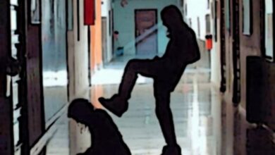 Niño de 12 años pierde un testículo tras brutal agresión por un "reto viral" en su colegio
