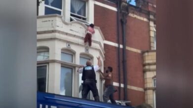 Rescatan a una niña de cuatro años tras caer desde la cornisa de un edificio en Londres