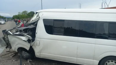 Siete heridos graves tras violento choque de una van contra una pared en Zulia