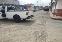 Denuncian más de 20 años de abandono en la calle Carabobo