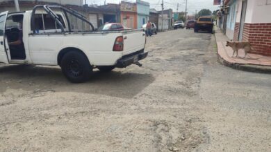 Denuncian más de 20 años de abandono en la calle Carabobo