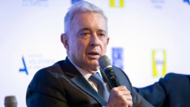 Fiscalía de Colombia llama a indagatoria a Álvaro Uribe por masacres de La Granja y El Aro