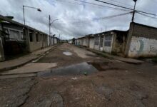 Colapso de aguas servidas afecta a vecinos del sector El Caro en Maturín