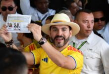 De la Espriella sufraga en Barranquilla confiado en su triunfo en el balotaje presidencial de Colombia