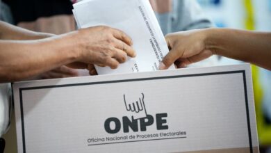 Perú abre las urnas para la segunda vuelta presidencial entre Fujimori y Sánchez