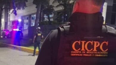 Capturan a una pareja por someter a constantes torturas y quemaduras a dos bebés de 1 y 2 años