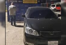 Zulia: detenido por arrastrar a su esposa con su auto (video)