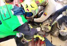 Brigada de Colombia rescata con vida a niño de 11 años tras 70 horas bajo los escombros en La Guaira