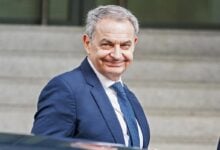 Fiscalía española pide retirar pasaportes a Zapatero y que comparezca cada 15 días