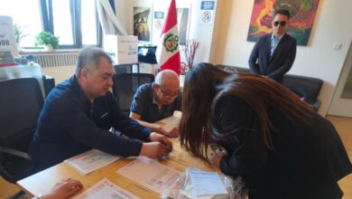 Perú inicia el escrutinio de la segunda vuelta con los primeros votos del exterior en Asia y Oceanía