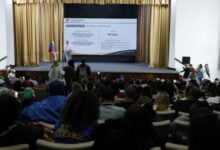 La Comisión Presidencial para la Reestructuración del Gobierno inicia consultas con los movimientos sociales
