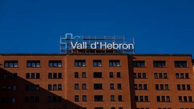Sancionan a tres hospitales en España por presunto maltrato a bebé de 6 semanas
