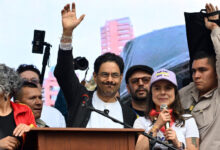 Iván Cepeda moviliza a miles en Bogotá en un crucial cierre de campaña por la presidencia