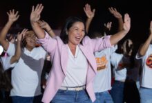 Perú: Keiko Fujimori lidera el escrutinio con 52,44% frente a 47,50% de Roberto Sánchez