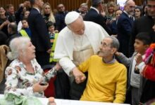 Papa advierte que el ambiente digital aumenta "la cortina de indiferencia" hacia los pobres