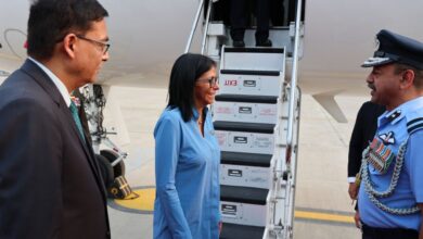 Delcy Rodríguez arriba a India para fortalecer cooperación en economía, tecnología y salud