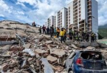 Rescatado con vida un bebé tras más de 120 horas bajo los escombros en La Guaira