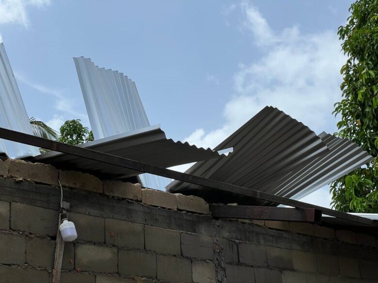 Fuertes lluvias causan desprendimiento de techos en Santa Inés II: Iglesia Piedra Viva solicita apoyo gubernamental