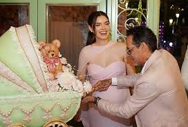 Chef venezolano sorprendió a Marc Anthony y Nadia Ferreira con un pastel en su baby shower