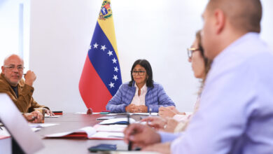 Delcy Rodríguez lidera reunión del Plan Venezuela Renace para impulsar la construcción de viviendas