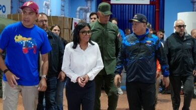 Delcy Rodríguez inspeccionó la ayuda humanitaria y confirmó que han llegado 2.000 toneladas de 28 países