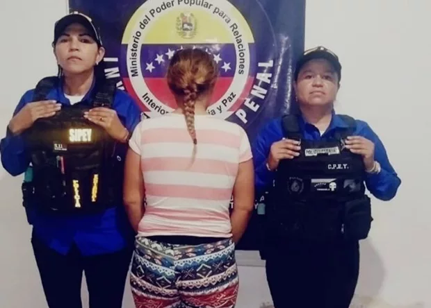 Mujer arrestada tras intentar abandonar a su hijo recién nacido en cuidados intensivos