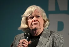 Asesinan en su casa a exministra británica Ann Widdecombe