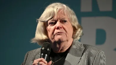Asesinan en su casa a exministra británica Ann Widdecombe