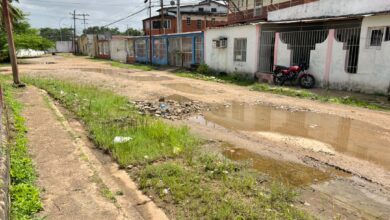 Vecinos del Callejón Universidad denuncian falta de asfaltado y amenaza de inundaciones