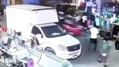 Al menos 15 heridos leves tras irrumpir un vehículo en la terraza de una cafetería en Egipto