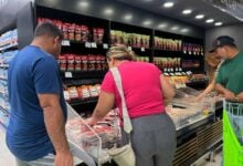 Maturineses corren a los mercados tras el pago del Bono Contra la Guerra Económica