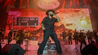 Carín León pide apoyar a Venezuela durante su concierto en el estadio del Inter Miami