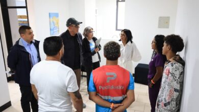 Delcy Rodríguez entrega nuevas viviendas a 200 familias afectadas por los sismos