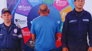 Detienen a docente acusado de abusar de cuatro estudiantes