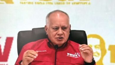 Diosdado Cabello reconoce el trabajo de las brigadas de rescate en La Guaira