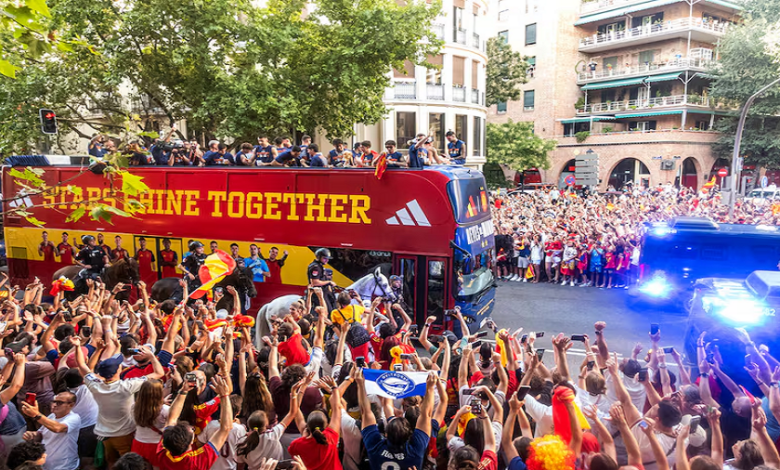 Dos millones de personas reciben a la selección española en Madrid