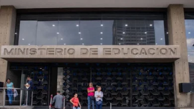 Ministerio de Educación reanuda atención presencial para trámites y servicios en Caracas