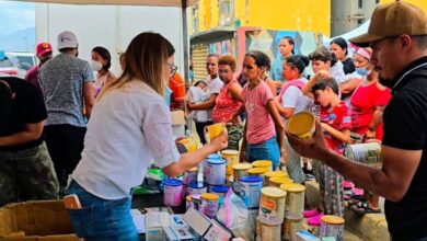 Más de 7 mil insumos y enseres son distribuidos a los afectados en Mare Abajo, La Guaira