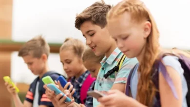 Francia prohíbe las redes sociales a menores de 15 años a partir de septiembre