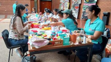 Artesanos de Yaracuy confeccionan juguetes para niños damnificados