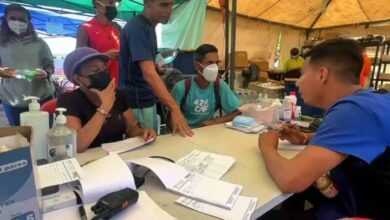 Despliegan atención médica de emergencia para familias afectadas en Caraballeda
