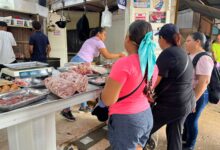 Vendedores de los mercados periféricos reportan proteínas en alza y compras fraccionadas
