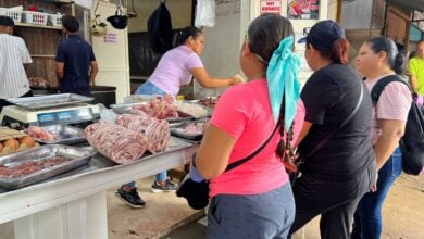 Vendedores de los mercados periféricos reportan proteínas en alza y compras fraccionadas