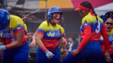 Jonrón de Valentina Linares impulsa a Venezuela al playoff de la Copa Mundial de Softbol