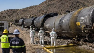 Descarrilamiento de tren causa derrame de 60 mil litros de químico en México