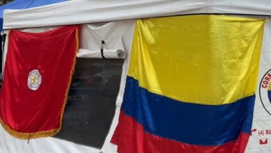 Rescatistas colombianos continúan brindando apoyo médico a los afectados