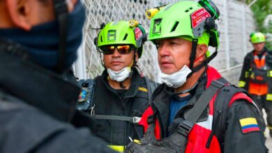 Rescatistas colombianos continúan con los operativos de rastreo en La Guaira