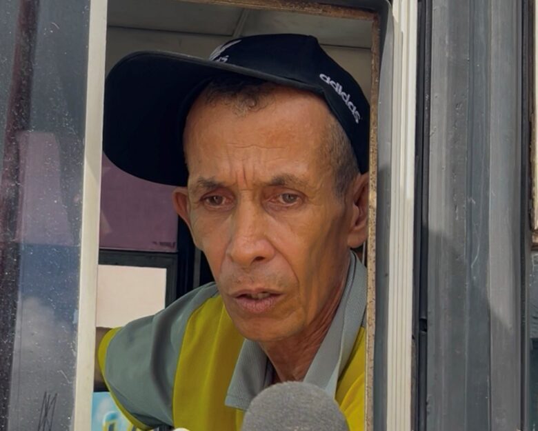 Hace meses aplicaron un asfaltado pero no cubrieron todo el tramo que estaba feo dejando igual la gran cantidad de huecos.