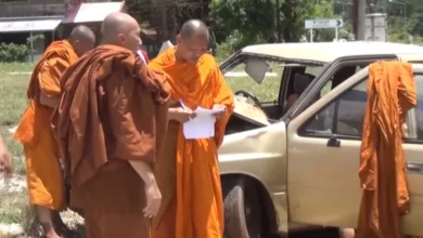 Niño de 11 años conduce camioneta y atropella a 8 monjes budistas